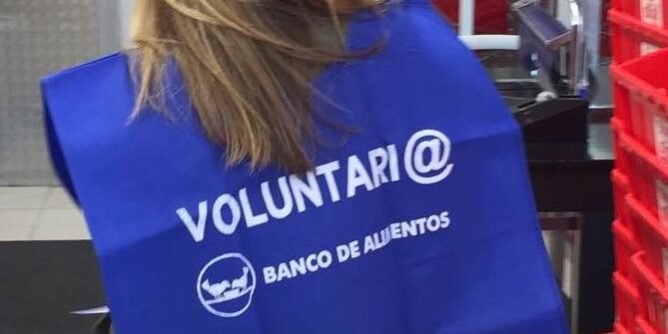 voluntaria del Banco de Alimentos de Vigo