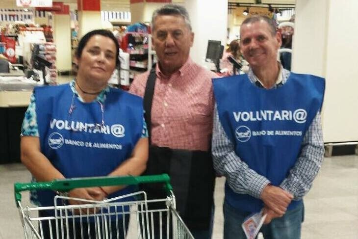 Voluntarios en Supercor de Pontevedra