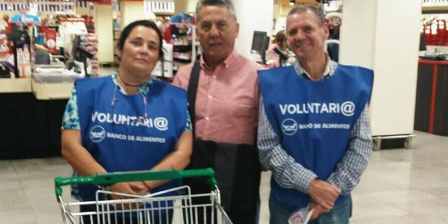 Voluntarios en Supercor de Pontevedra