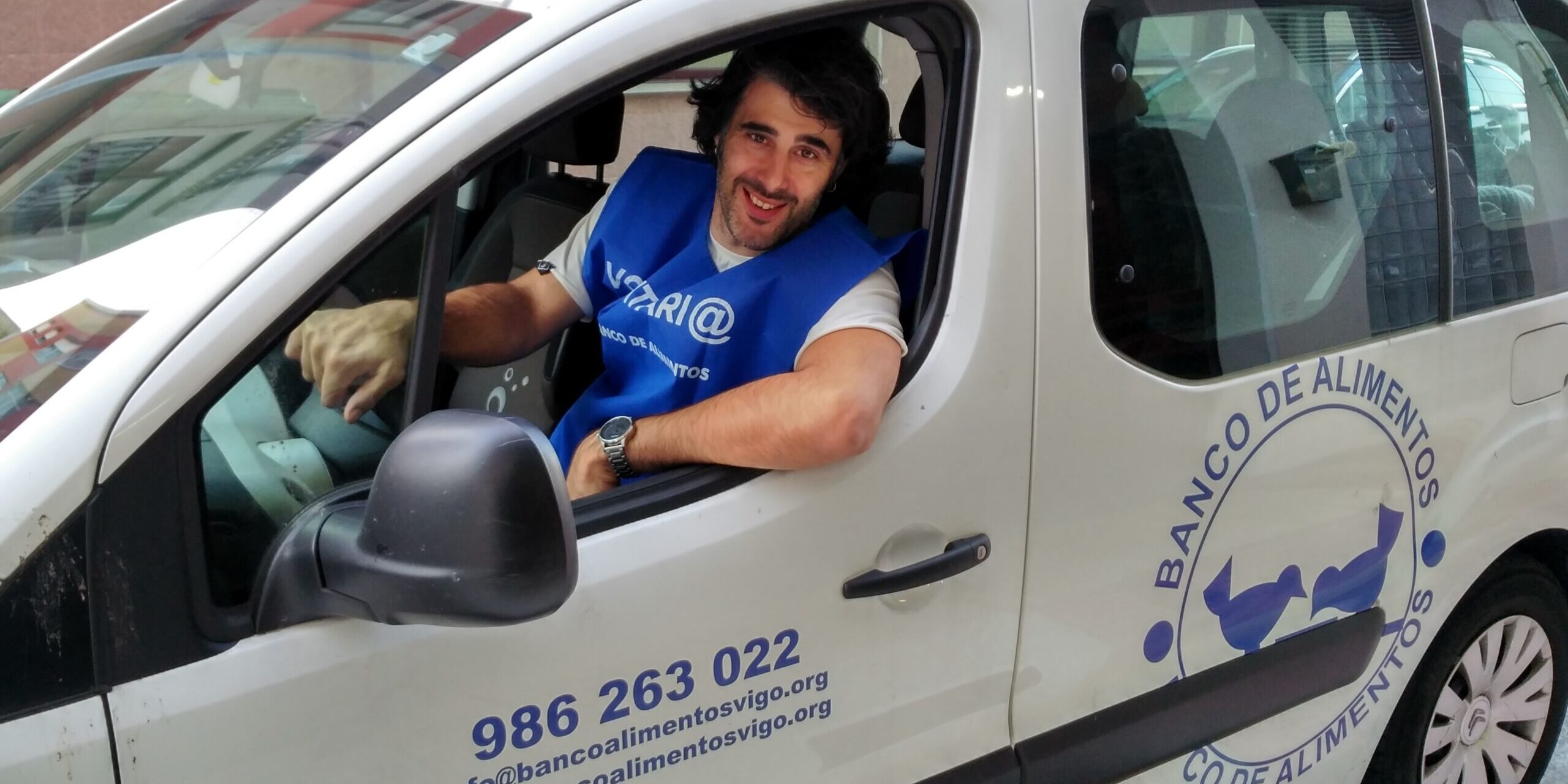 David Amor en furgoneta del Banco de Alimentos