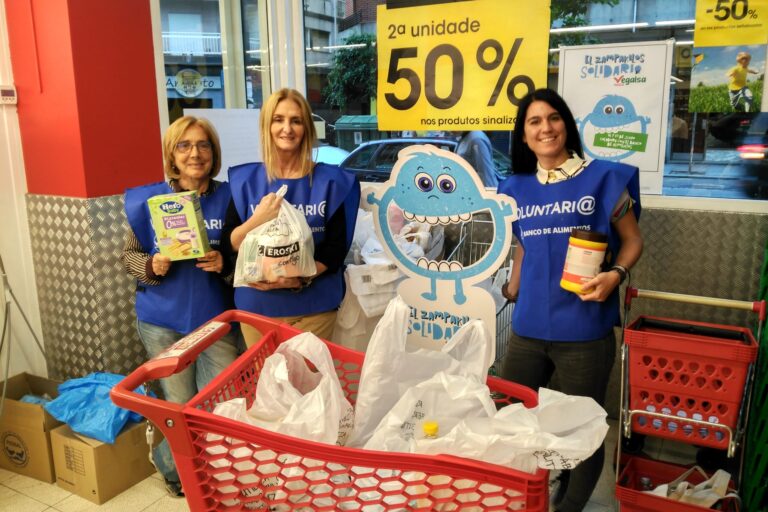 voluntarias en Zampakilos Solidario en Vigo