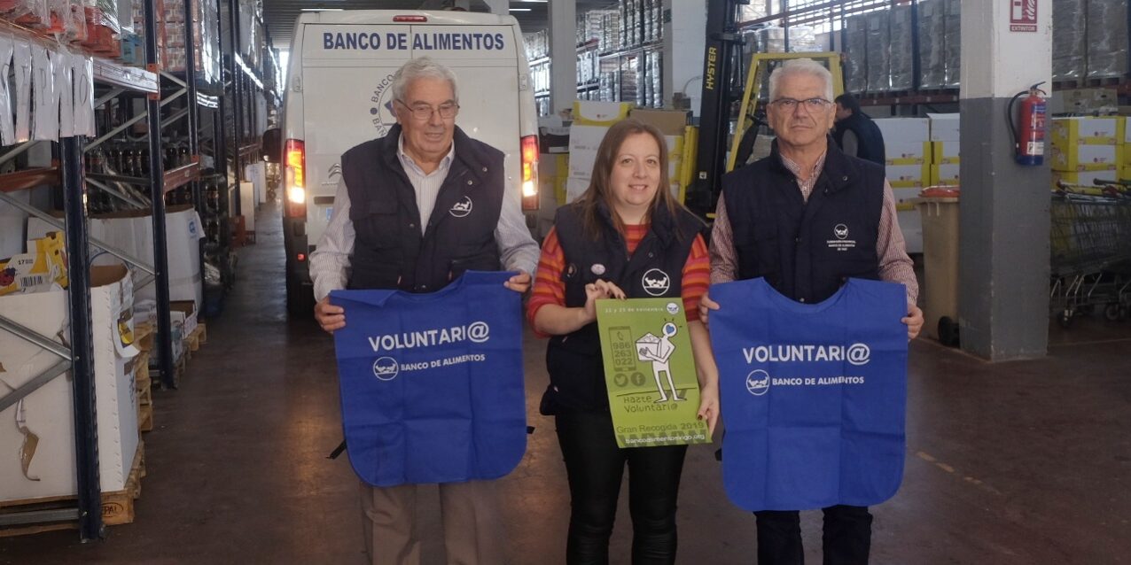 presentación cartel Hazte Voluntario nave Lavadores