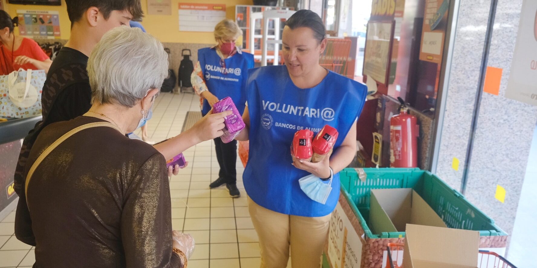 donación Mayo Solidario Gadis (foto Marcos Canosa)-min