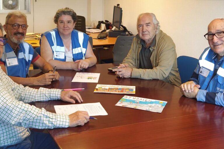 jurado (de izda a dcha) Eusebio Garre (secretario), Norma Costas (Administración), José María Barreiro (pintor) y Polo Quinteiro (vicepresidente)
