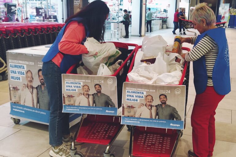 voluntarias Recogida Primavera 2024 Alcampo CC Vialia