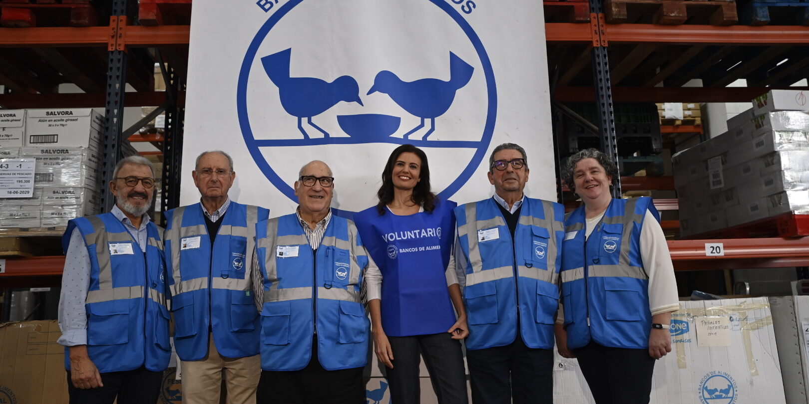 madrina con algunos directivos del Banco de Alimentos